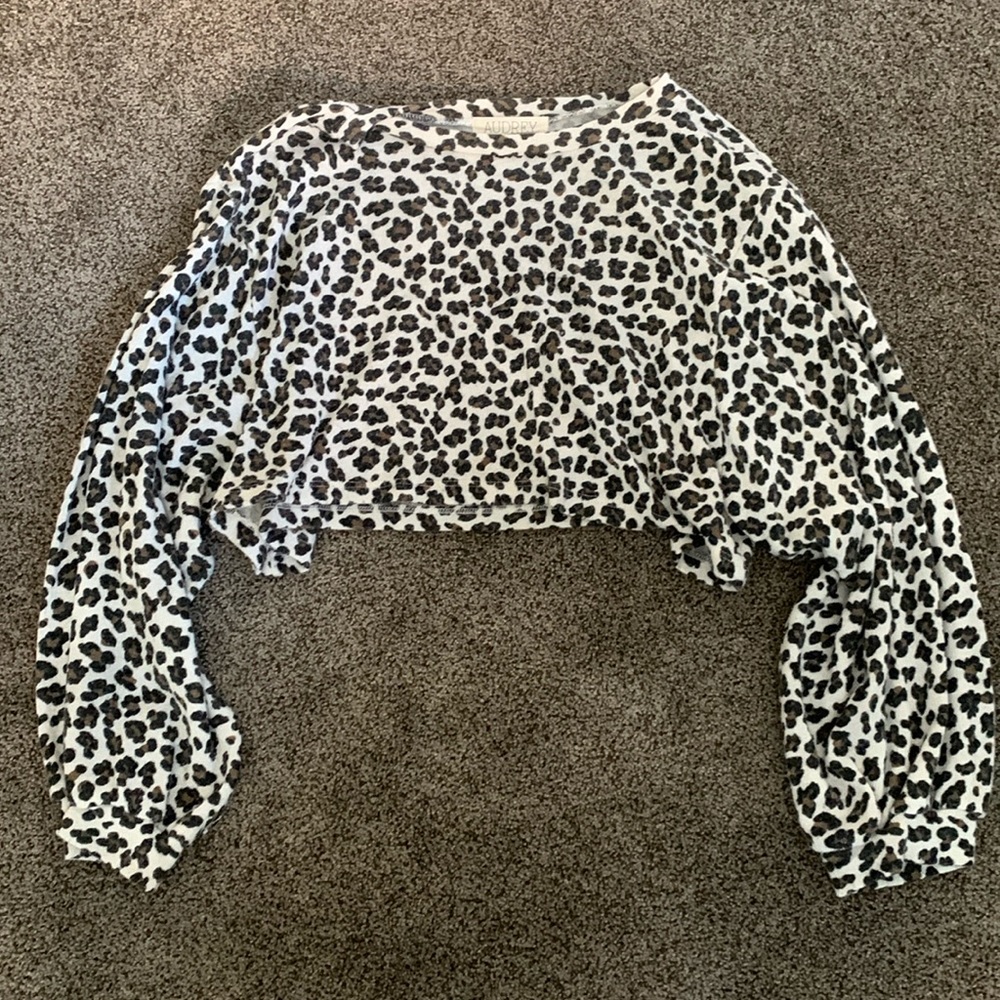 cheetah cropped long sleeve